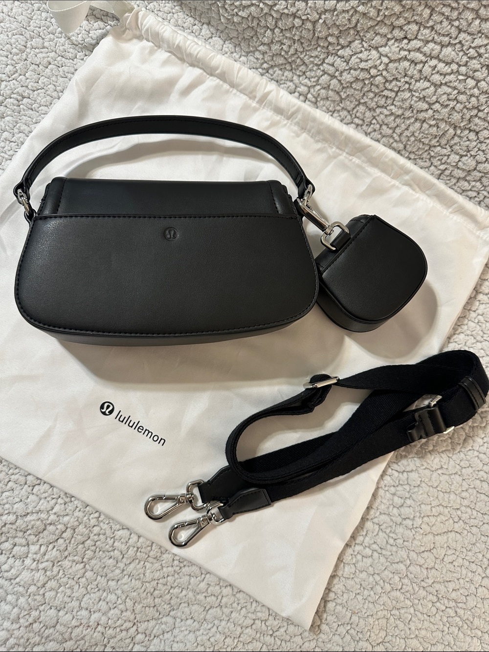 lululemon athletica Leather Alternative Mini Bag 1.2 L - Picture 3 of 12